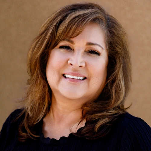 portrait of Virginia Office Manager working at  north scottsdale dentistry